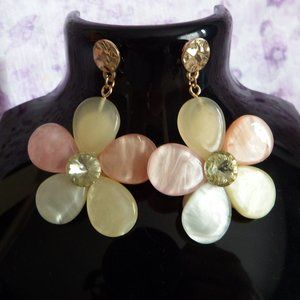 Vintage Floral Pierced Earrings Pastel Colors Very Pretty Springtime